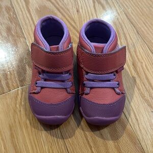 Pedi ped sneakers